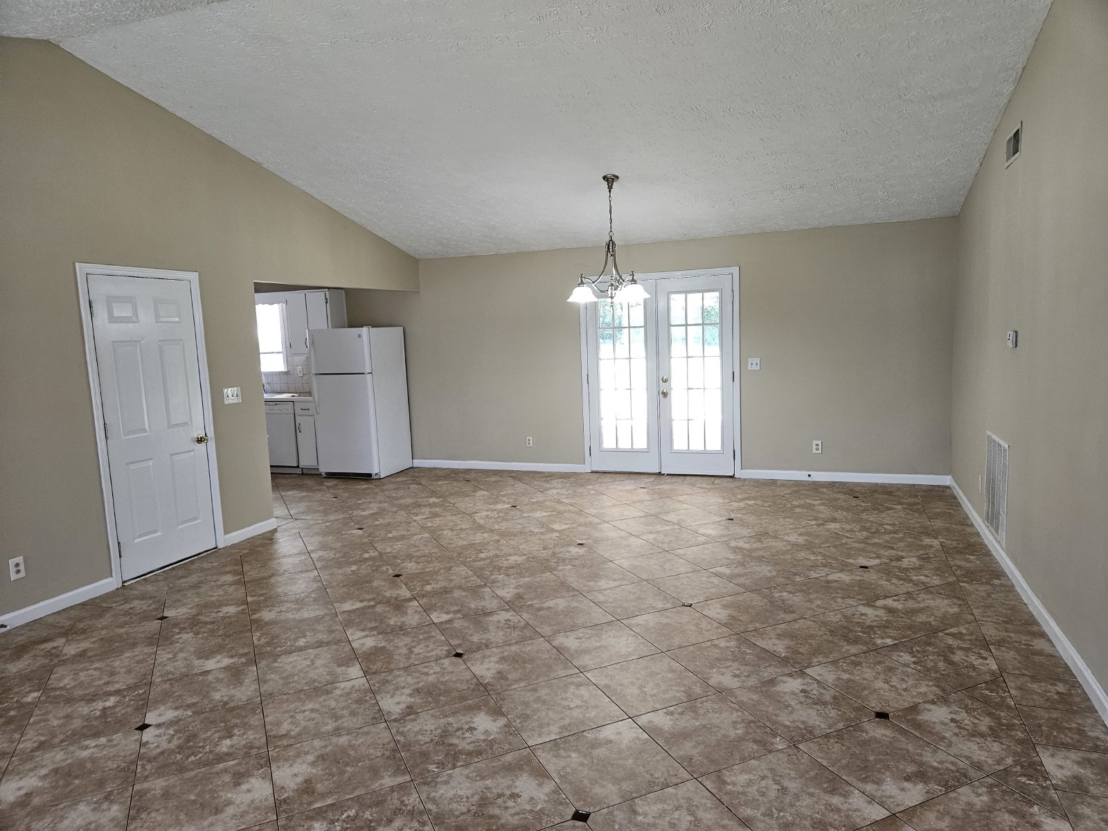 Rare 3 bed 2 bath ranch located in Woodstock property image