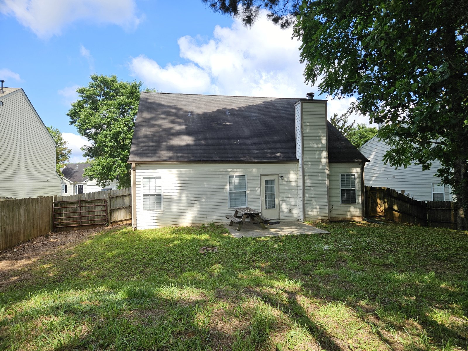 Updated 3 bed 2.5 bath home located in Canton property image