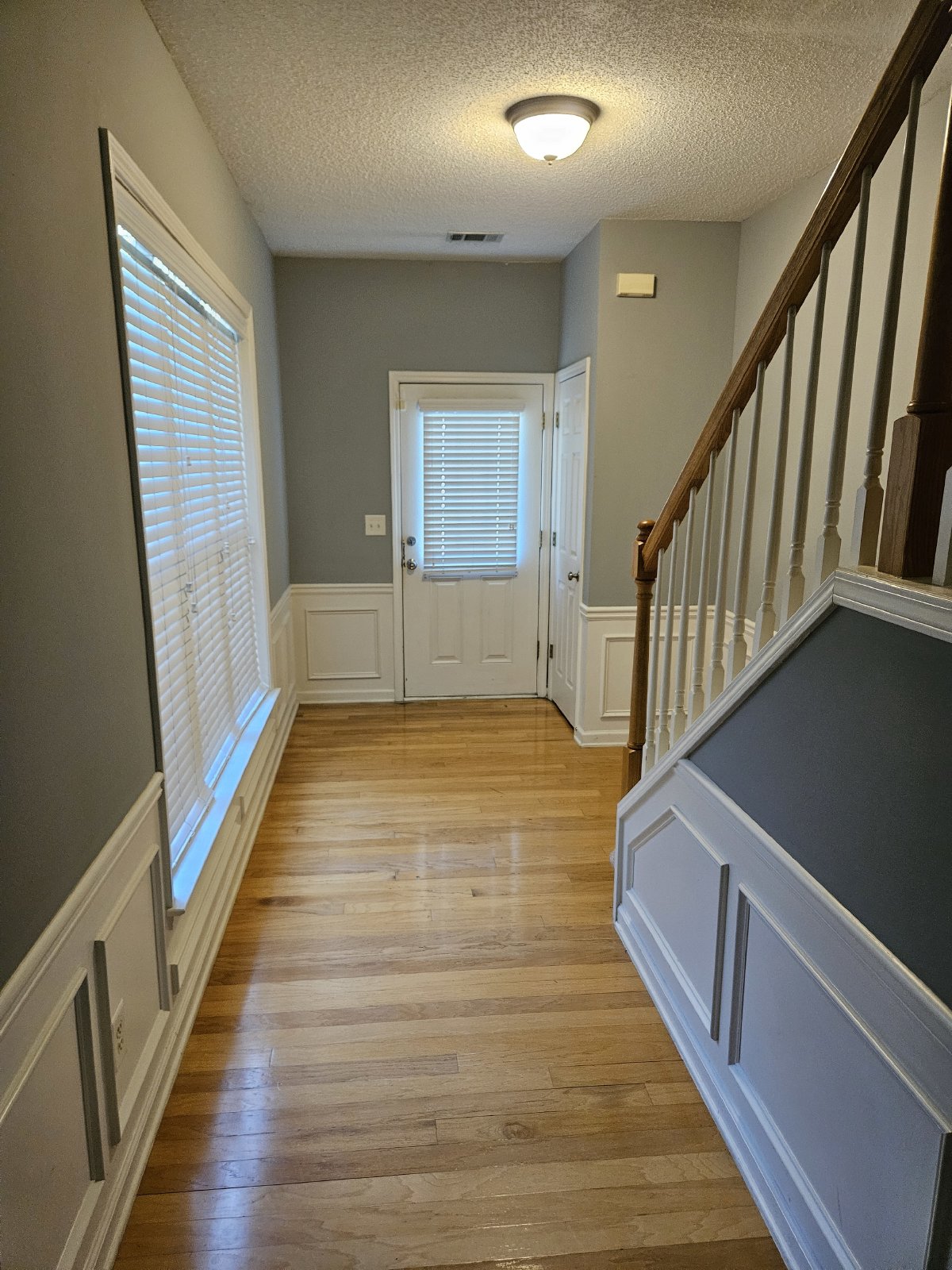 Beautiful 3 bed 2.5 bath townhome located in Kennesaw property image