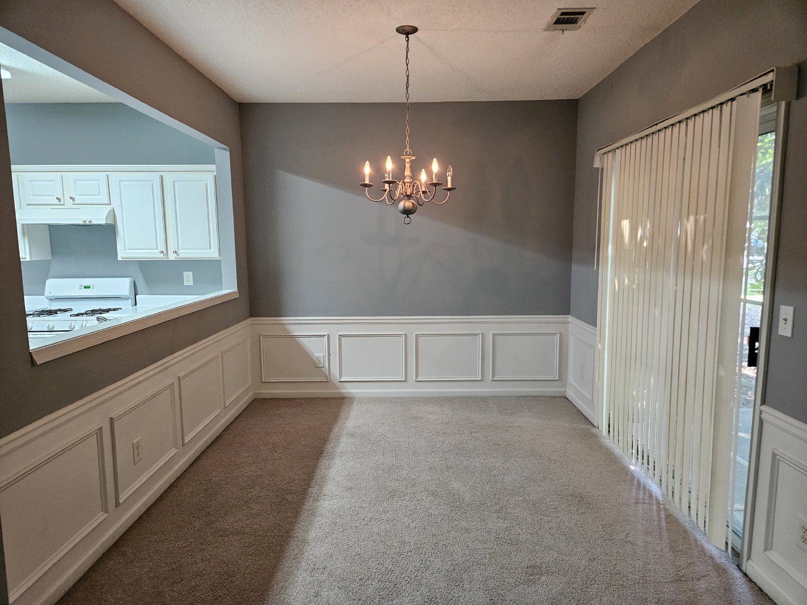 Beautiful 3 bed 2.5 bath townhome located in Kennesaw property image
