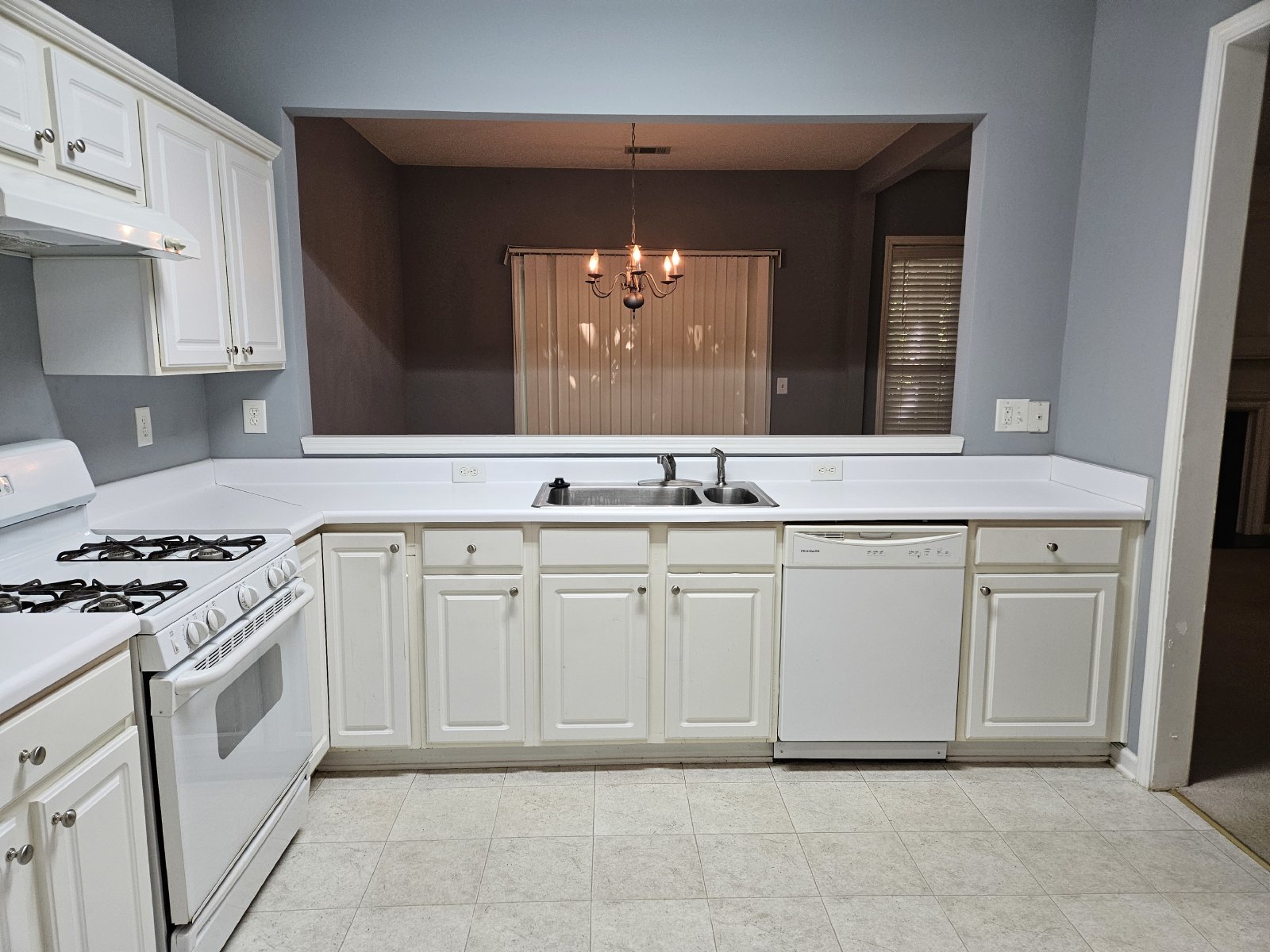 Beautiful 3 bed 2.5 bath townhome located in Kennesaw property image