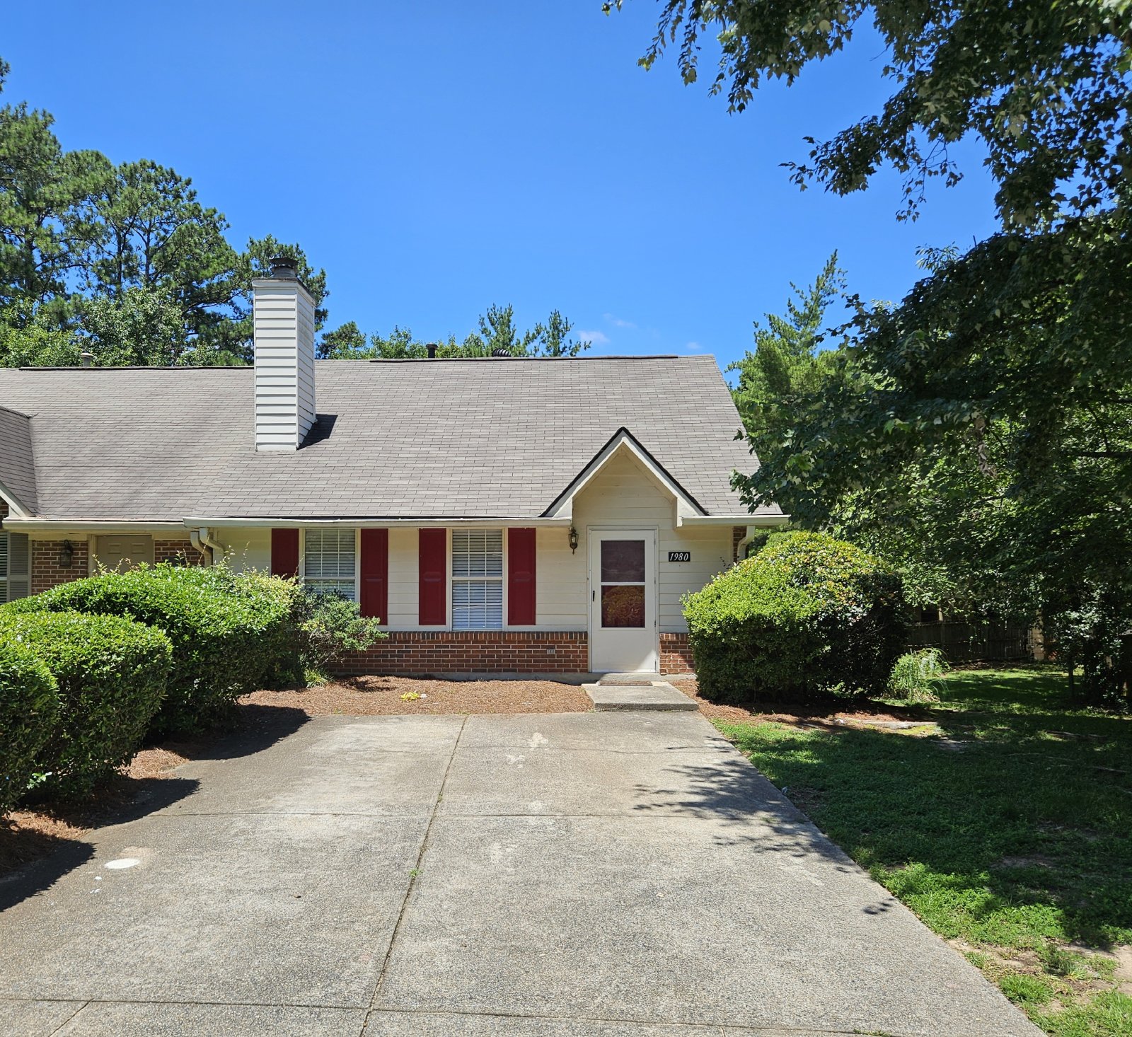 Don't miss out on this 2 bed 2.5 bath condo located in Marietta property image