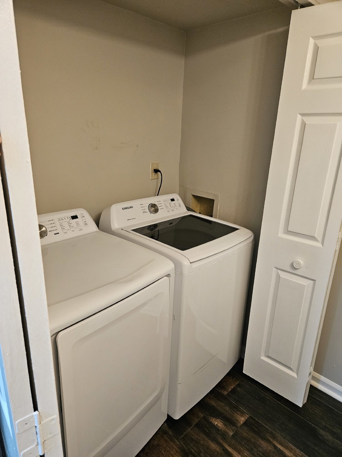 Don't miss out on this 2 bed 2.5 bath condo located in Marietta property image