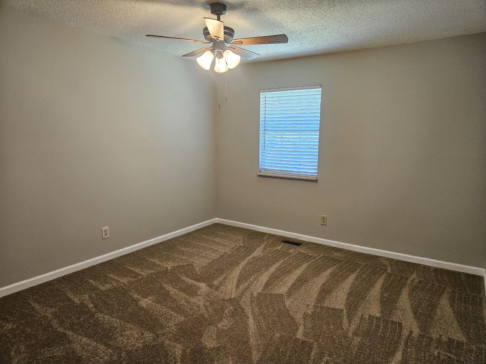 Don't miss out on this 2 bed 2.5 bath condo located in Marietta property image