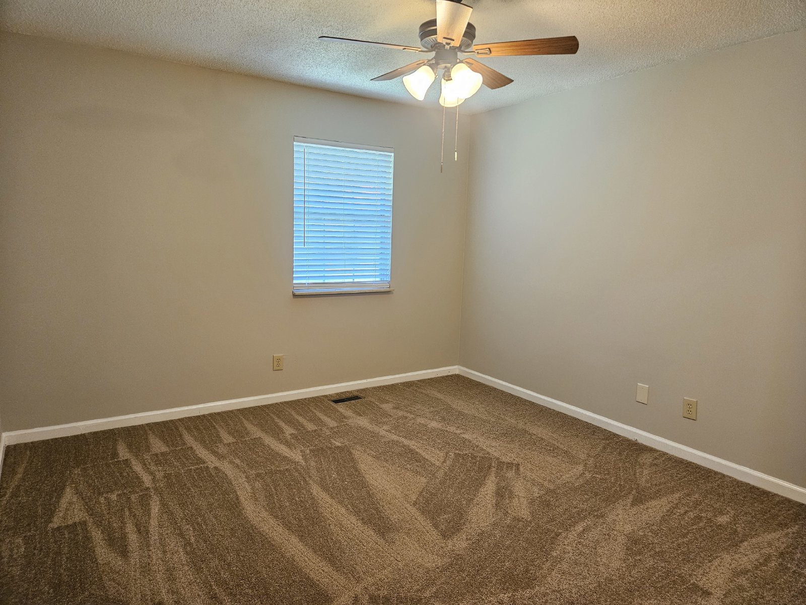 Don't miss out on this 2 bed 2.5 bath condo located in Marietta property image