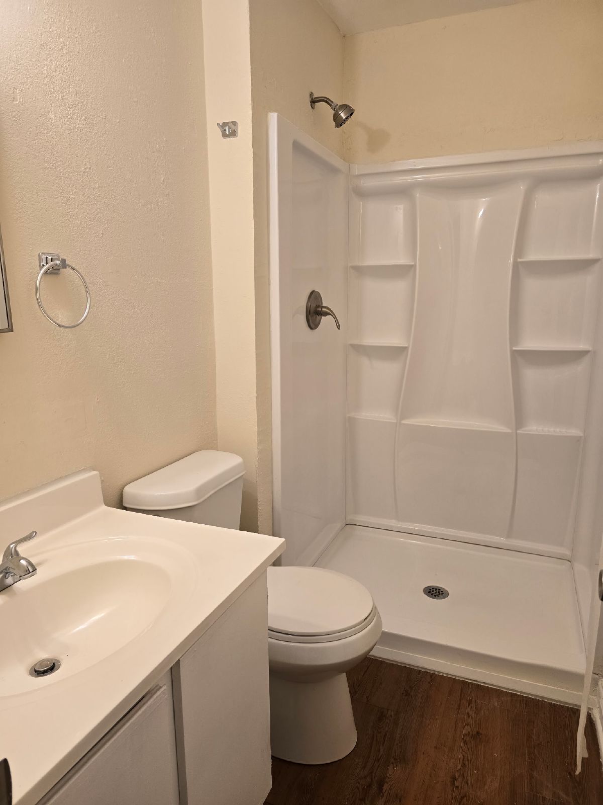 Rare 2 bed 2 bath 1 level end unit available in Marietta property image
