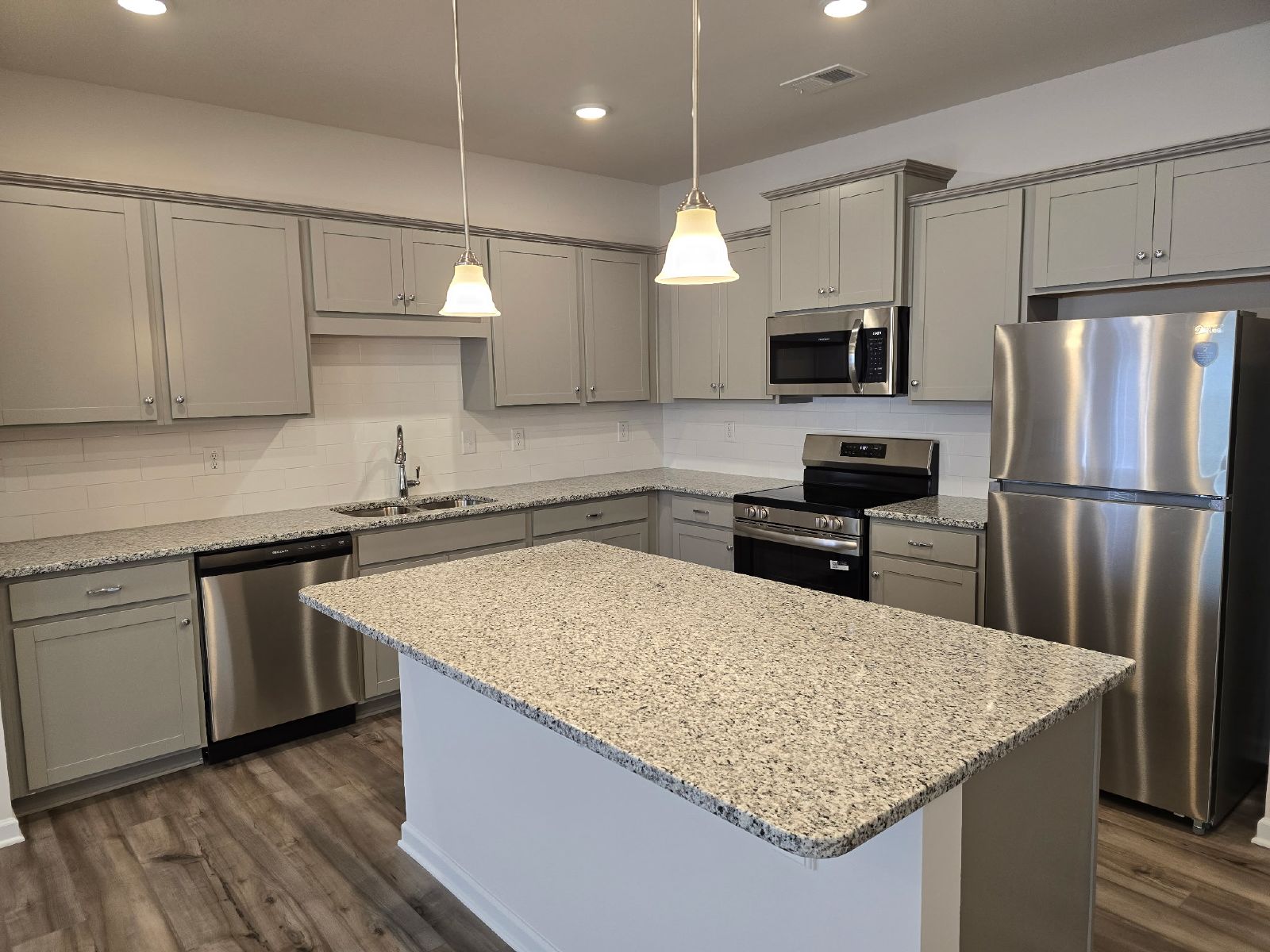 Brand new 3 bed 2.5 bath Townhome located in Cartersville property image