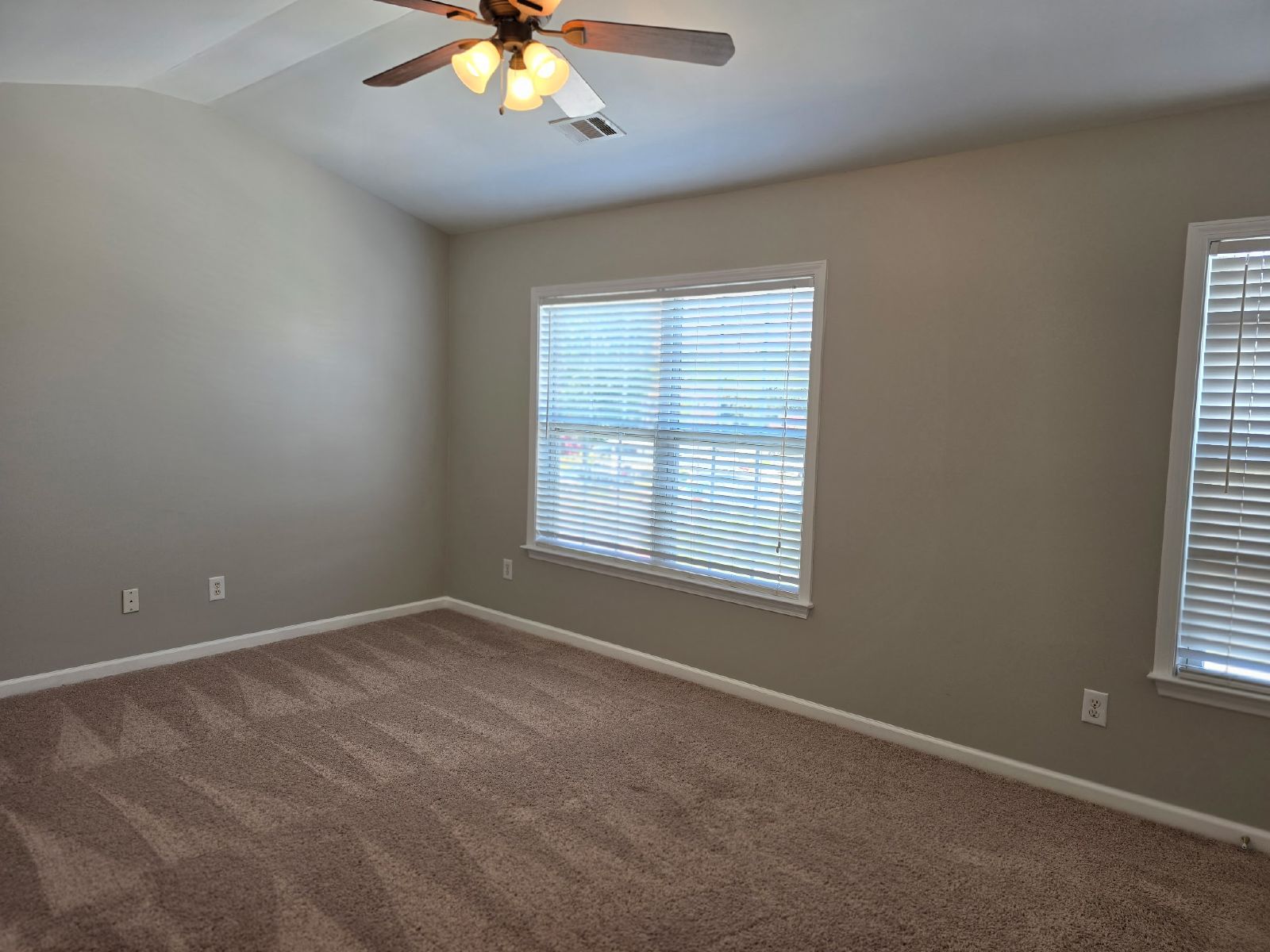 Beautiful 2 bed 2.5 bath Townhome located in Kennesaw property image