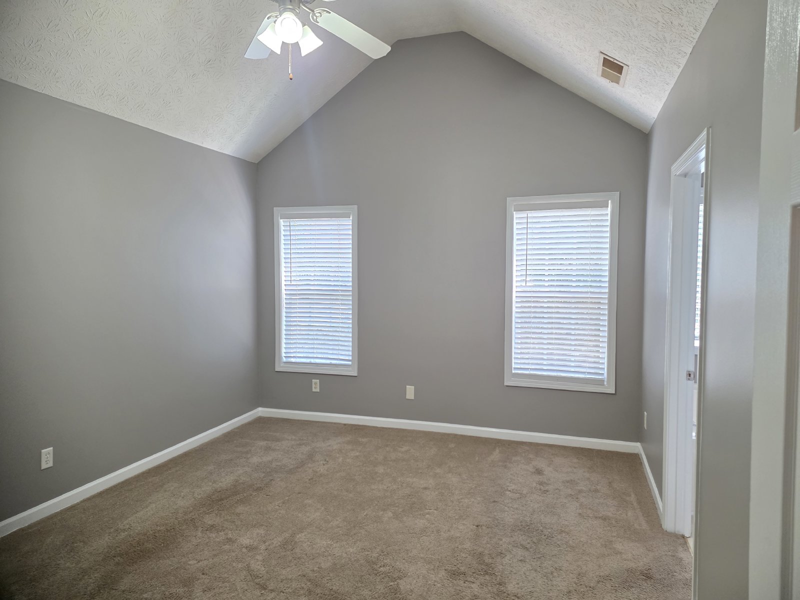 Rare 3 bed 2 bath Ranch located in Dallas property image