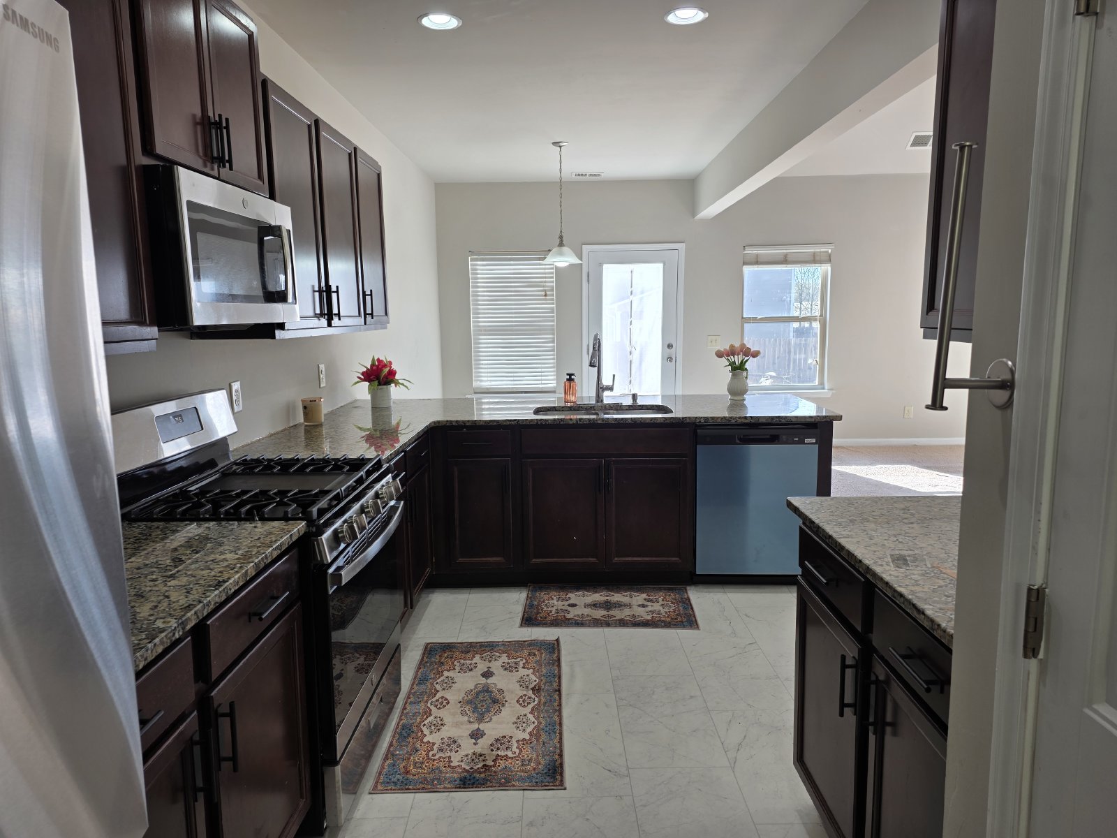 Beautiful 4 bed 2.5 bath home located in Cartersville property image