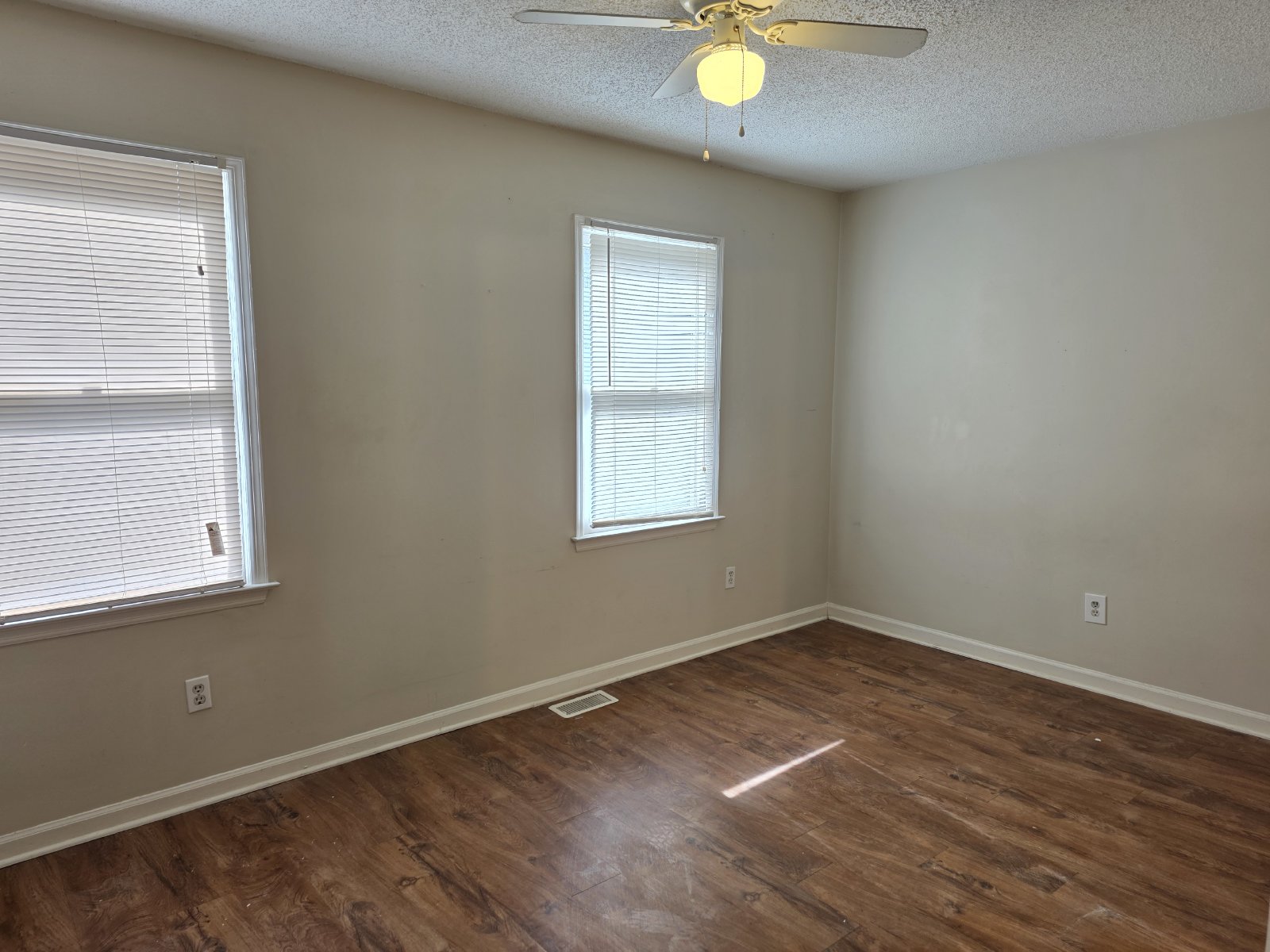 Don't miss out on this 2 bed 2.5 bath condo located in Marietta property image