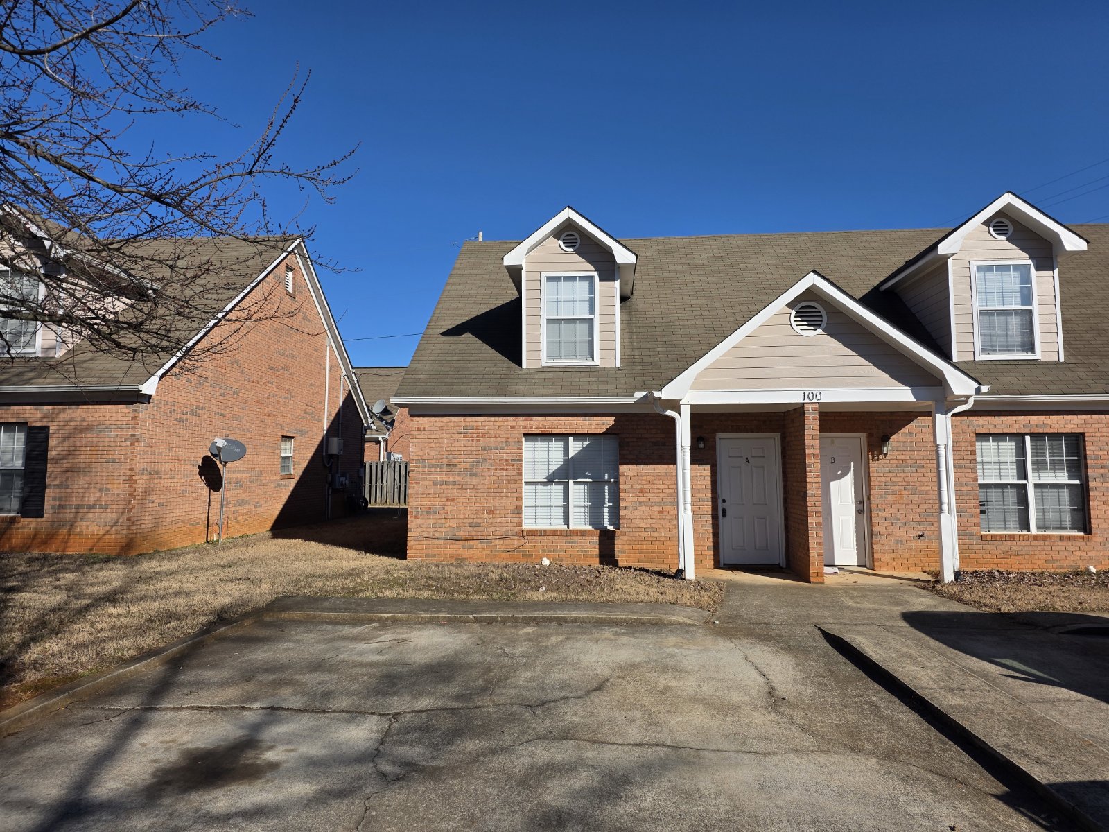 Rare 2 bed 2 bath Townhome located in Acworth property image