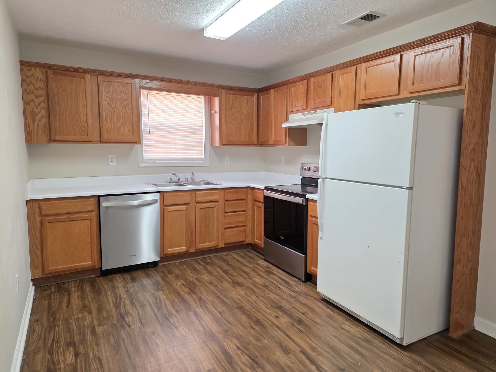 Rare 2 bed 2 bath Townhome located in Acworth property image