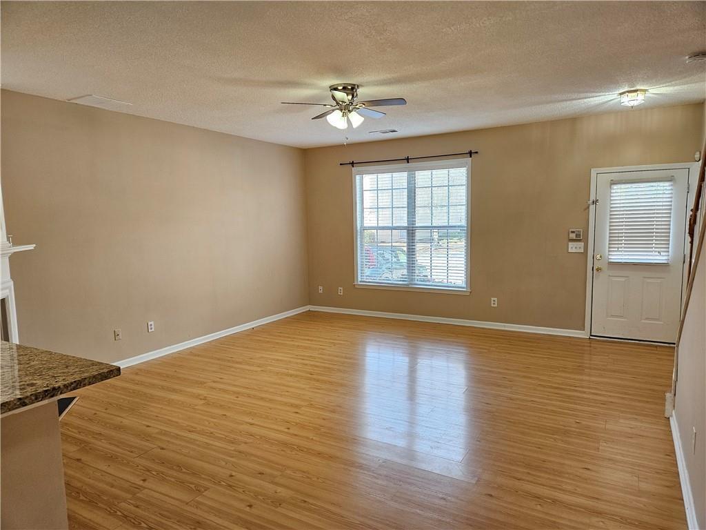 Rare 3 bed 2.5 bath Townhome located in Marietta property image