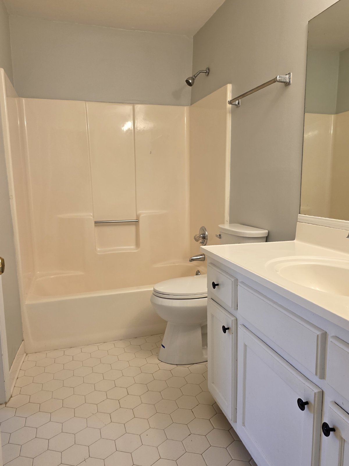 Rare 3 bed 2 bath Townhome located in Smyrna property image