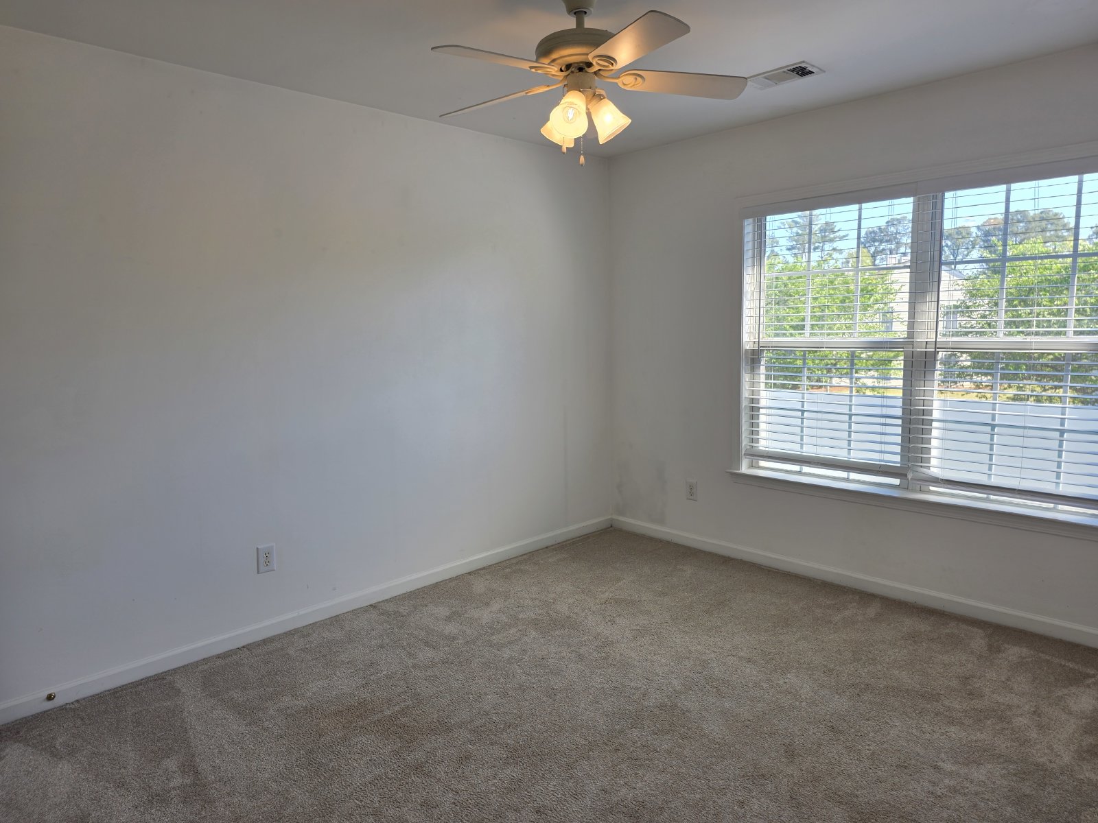 Rare 3 bed 2.5 bath Townhome located in Kennesaw property image