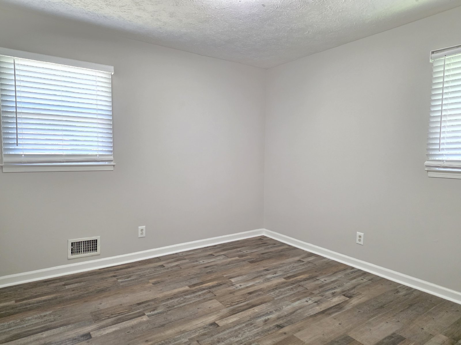 Rare 3 bed 2 bath ranch located in Marietta property image