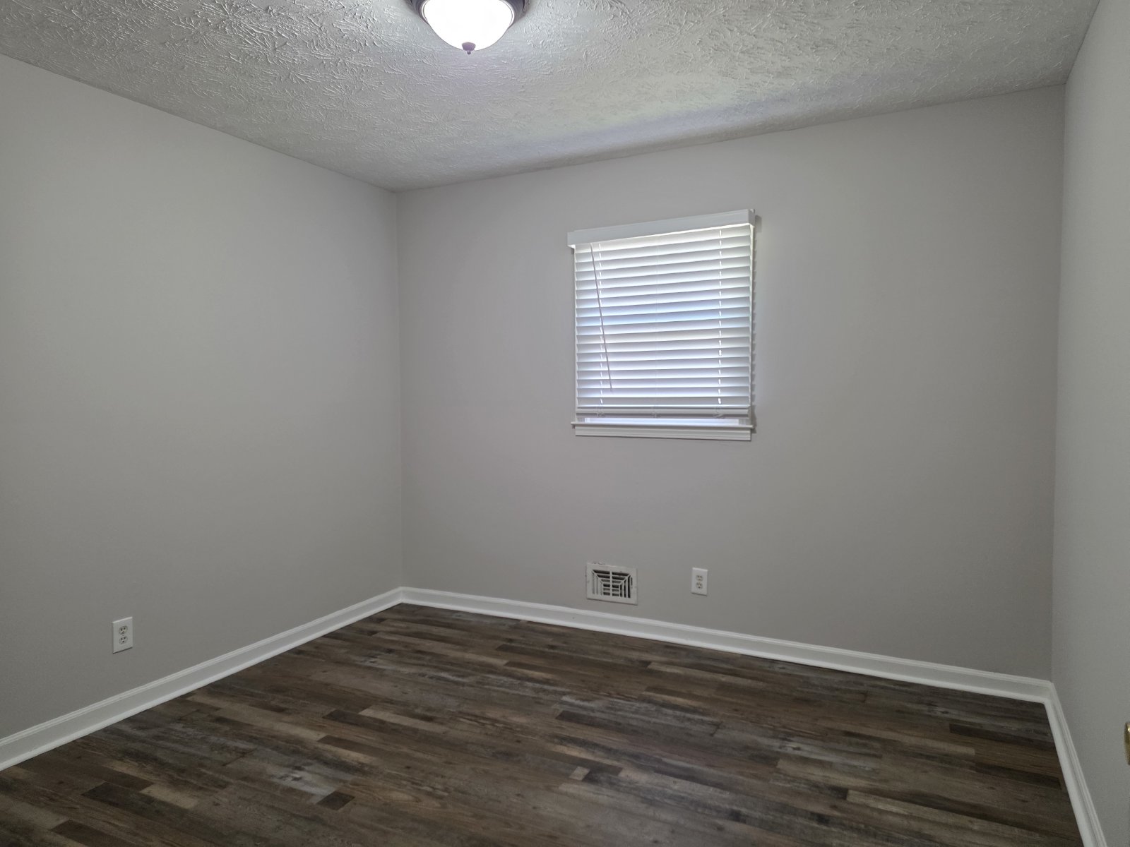 Rare 3 bed 2 bath ranch located in Marietta property image