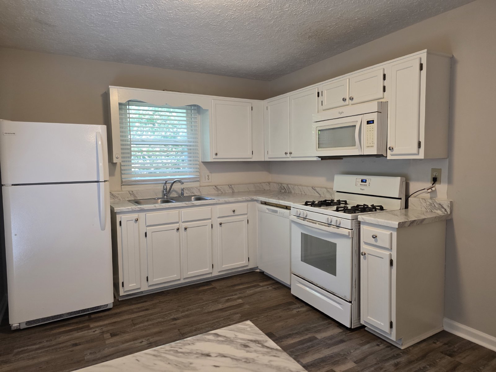 Rare 3 bed 2 bath ranch located in Marietta property image