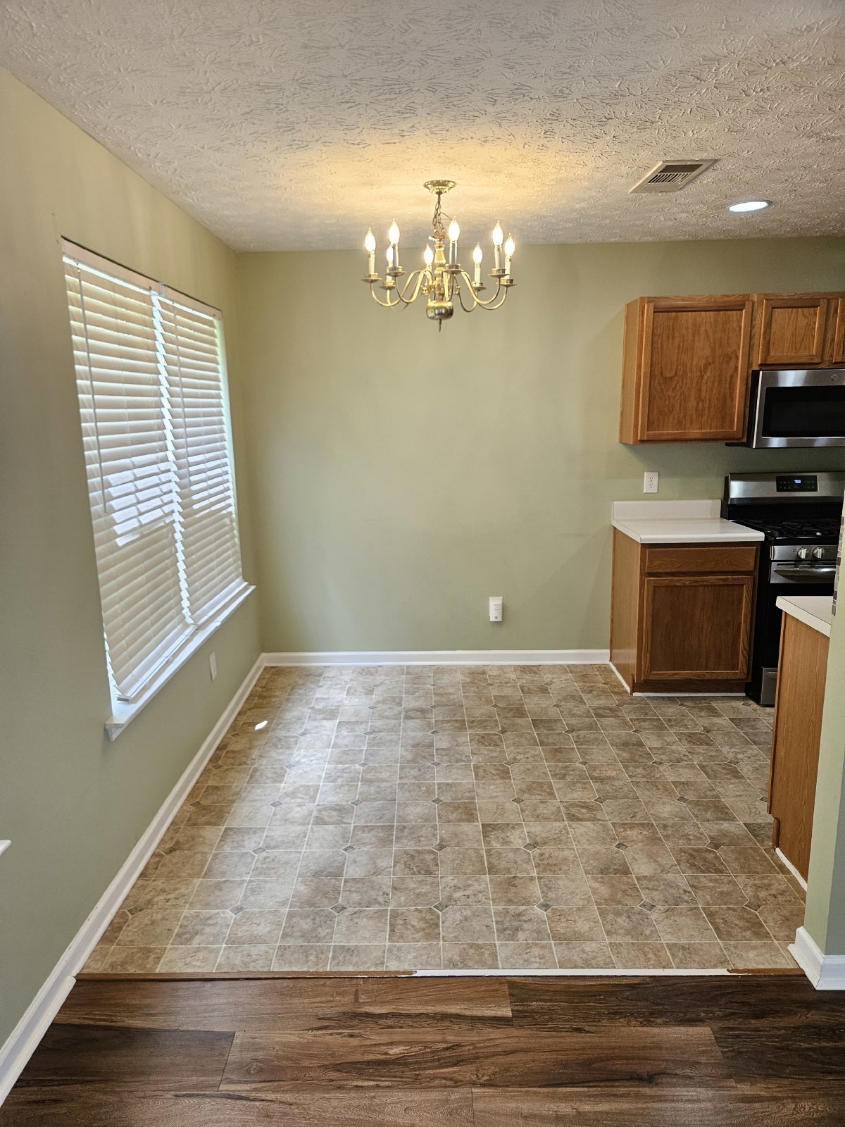 Rare 3 bed 2.5 located in the Etowah School District property image