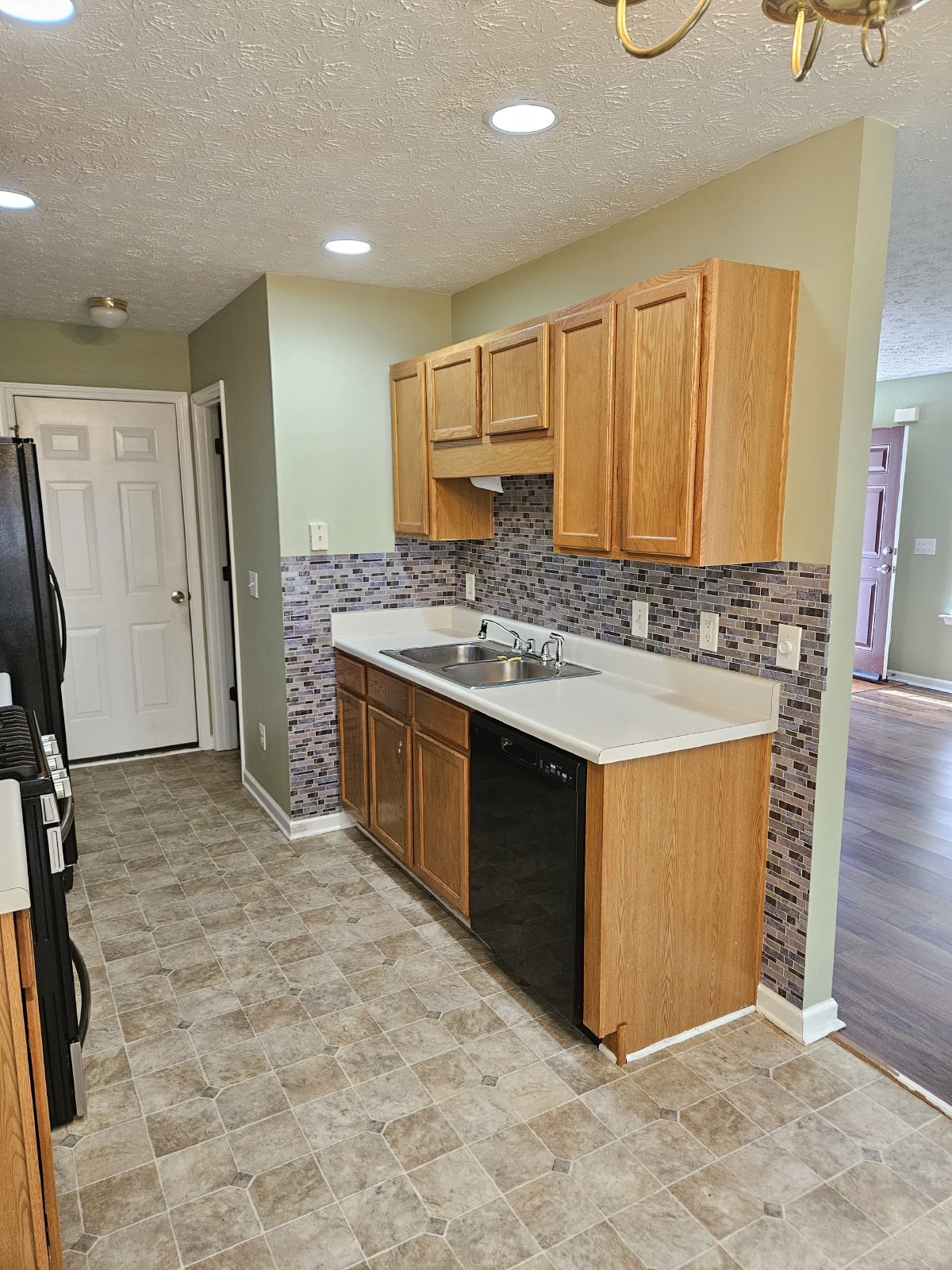 Rare 3 bed 2.5 located in the Etowah School District property image