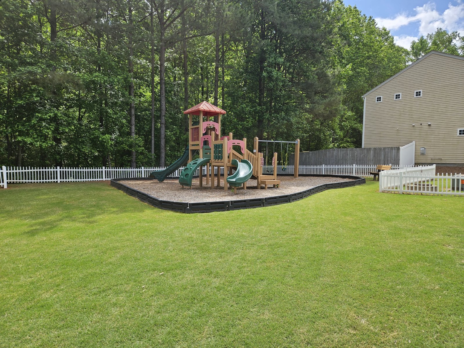 Rare 3 bed 2.5 located in the Etowah School District property image