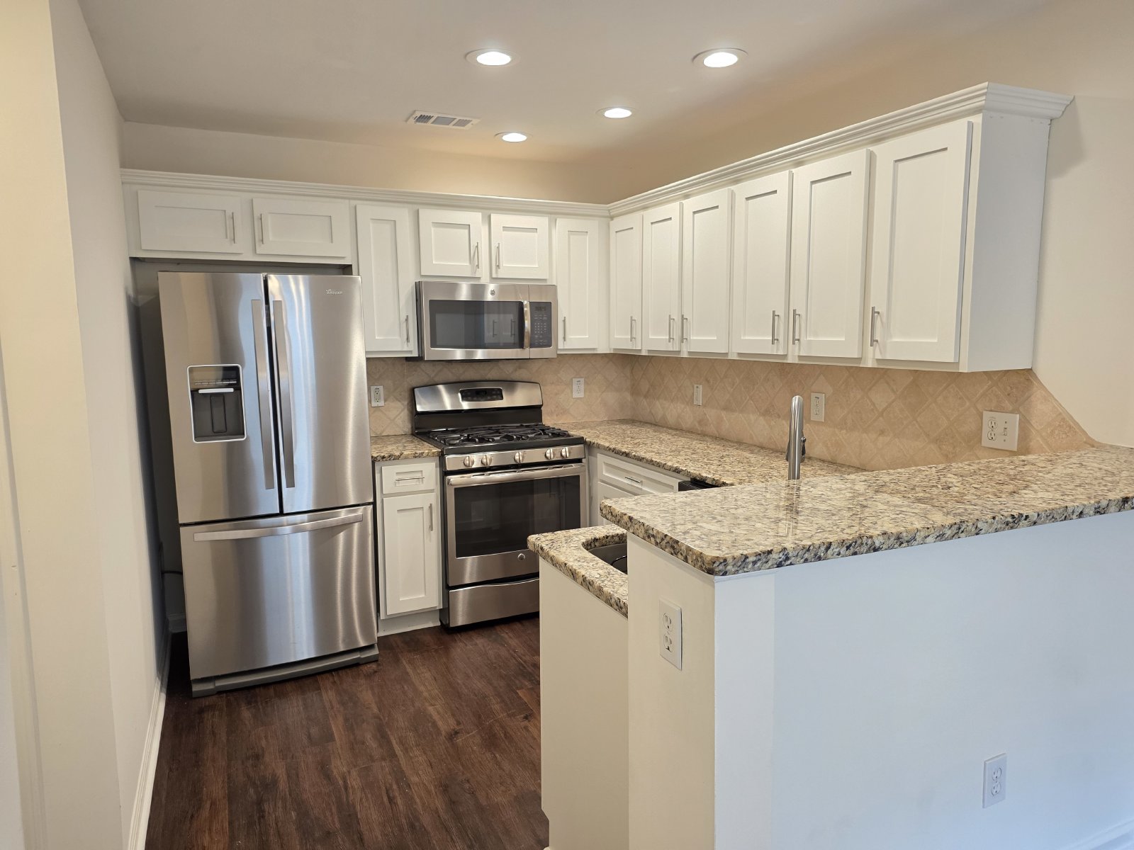 Rare 2 bed 2 bath Ranch located in Woodstock property image