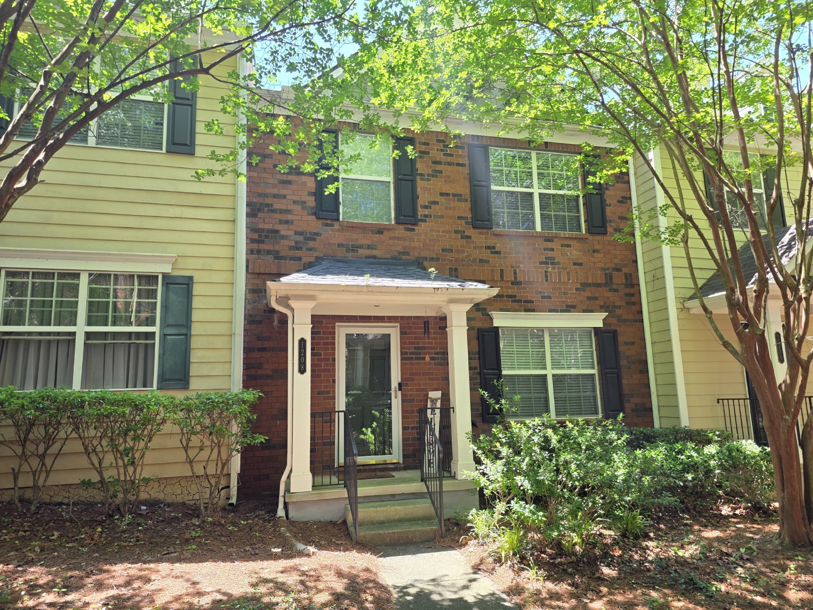 Rare 2 bed 2.5 bath Townhome located in Woodstock property image