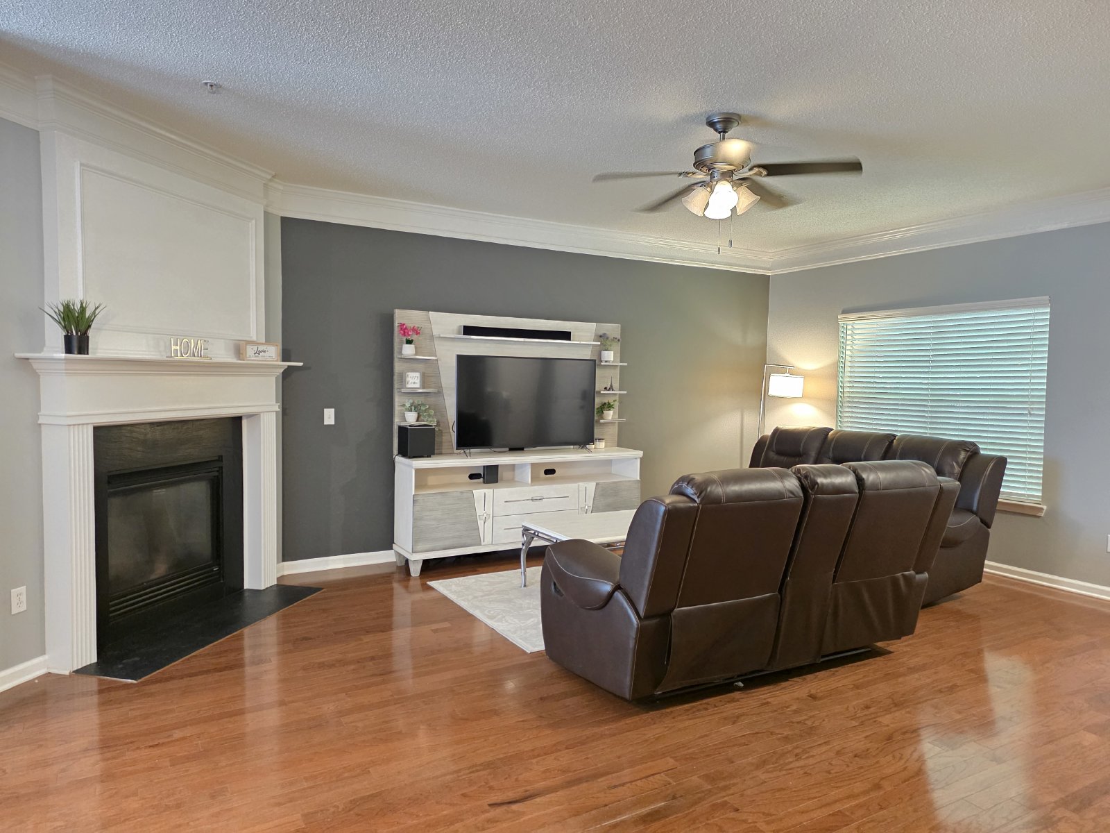 Rare 2 bed 2.5 bath Townhome located in Woodstock property image