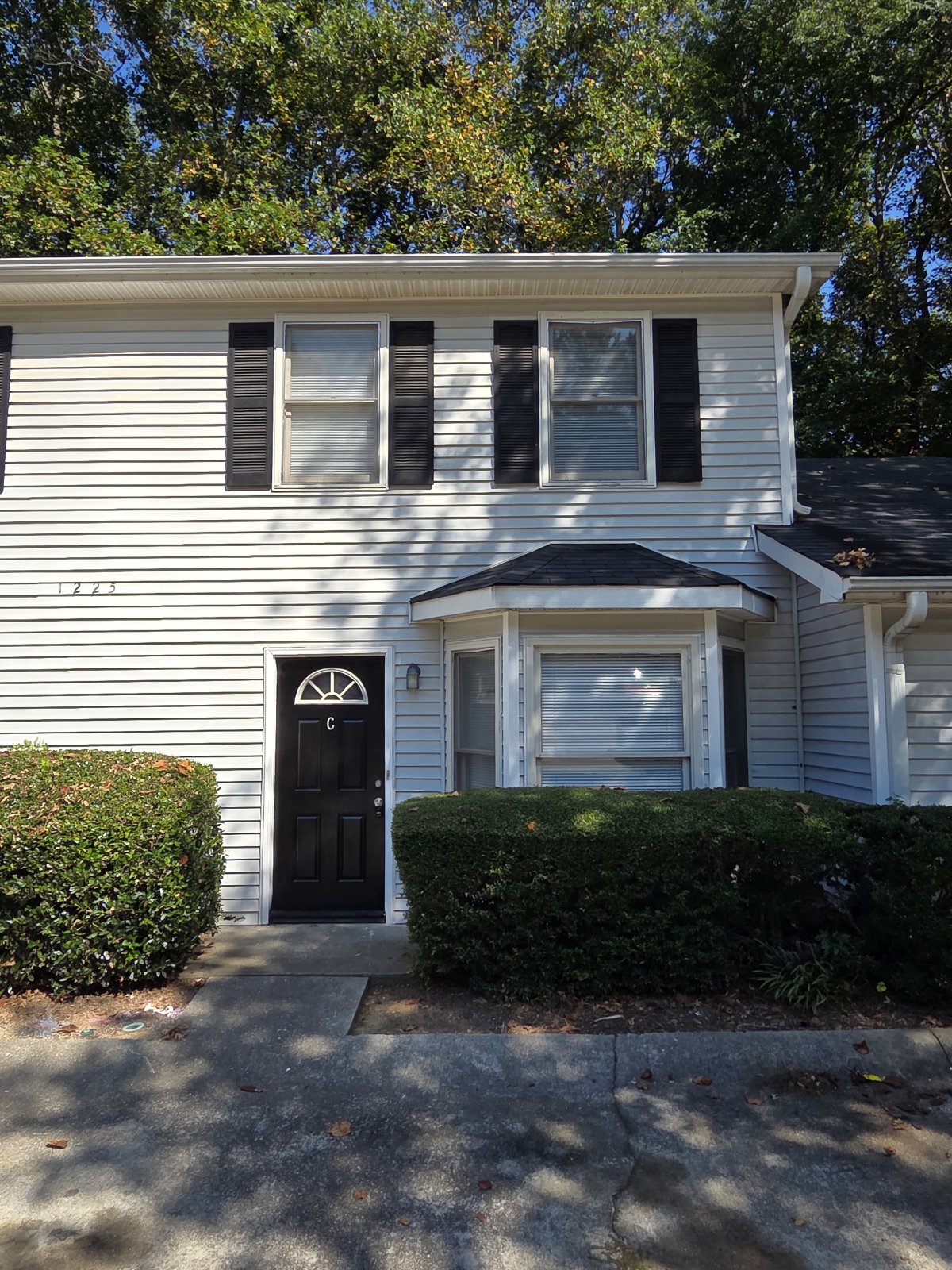 Don't miss out on this 2 bed 2.5 bath condo located in Marietta property image