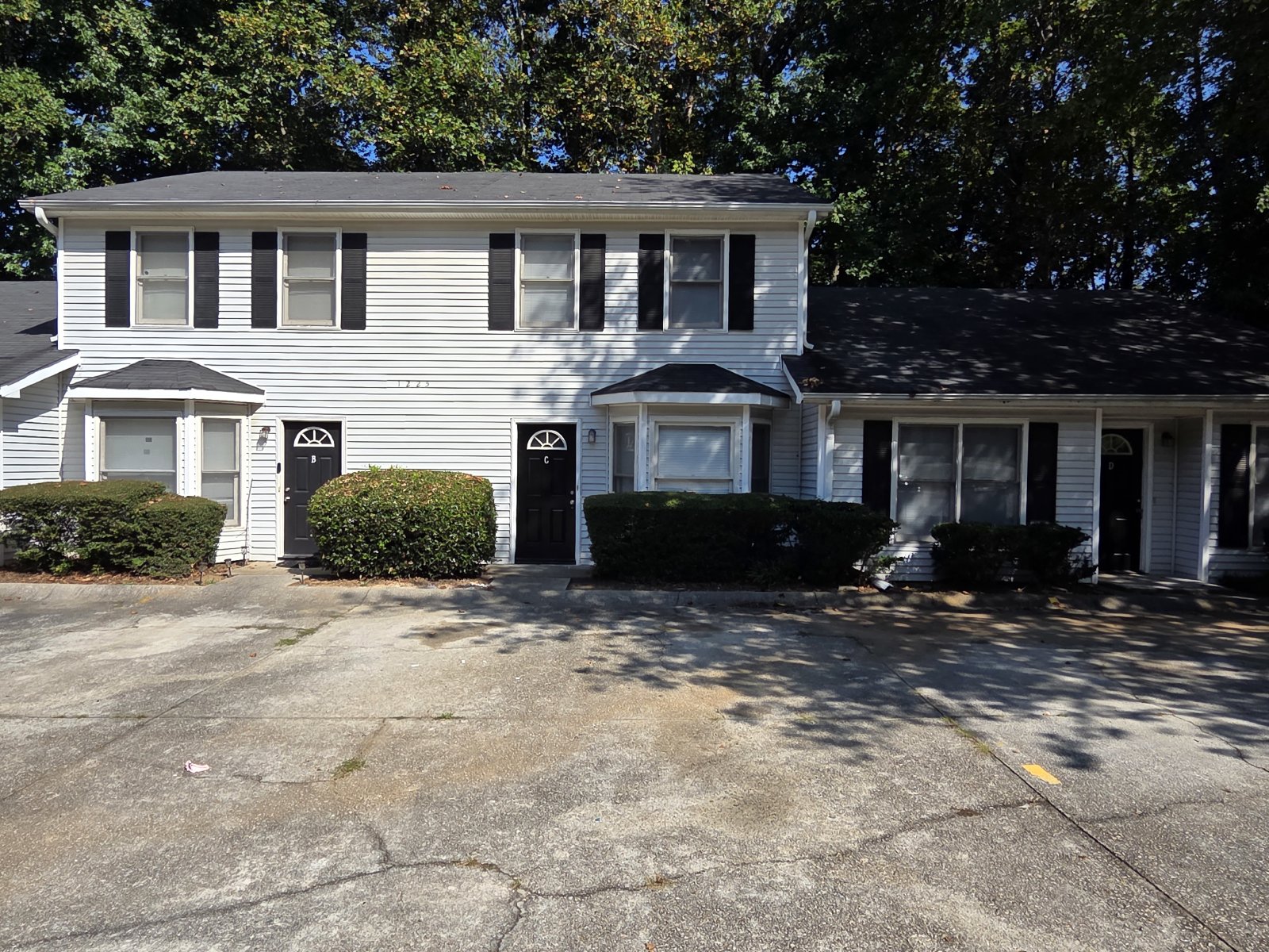Don't miss out on this 2 bed 2.5 bath condo located in Marietta property image
