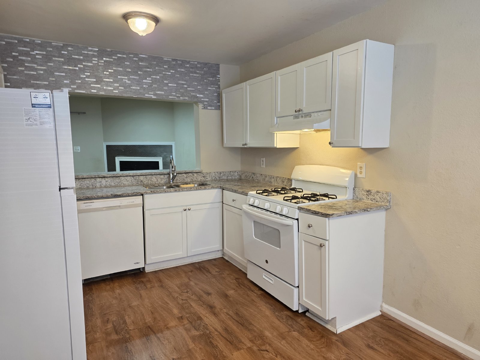 Don't miss out on this 2 bed 2.5 bath condo located in Marietta property image