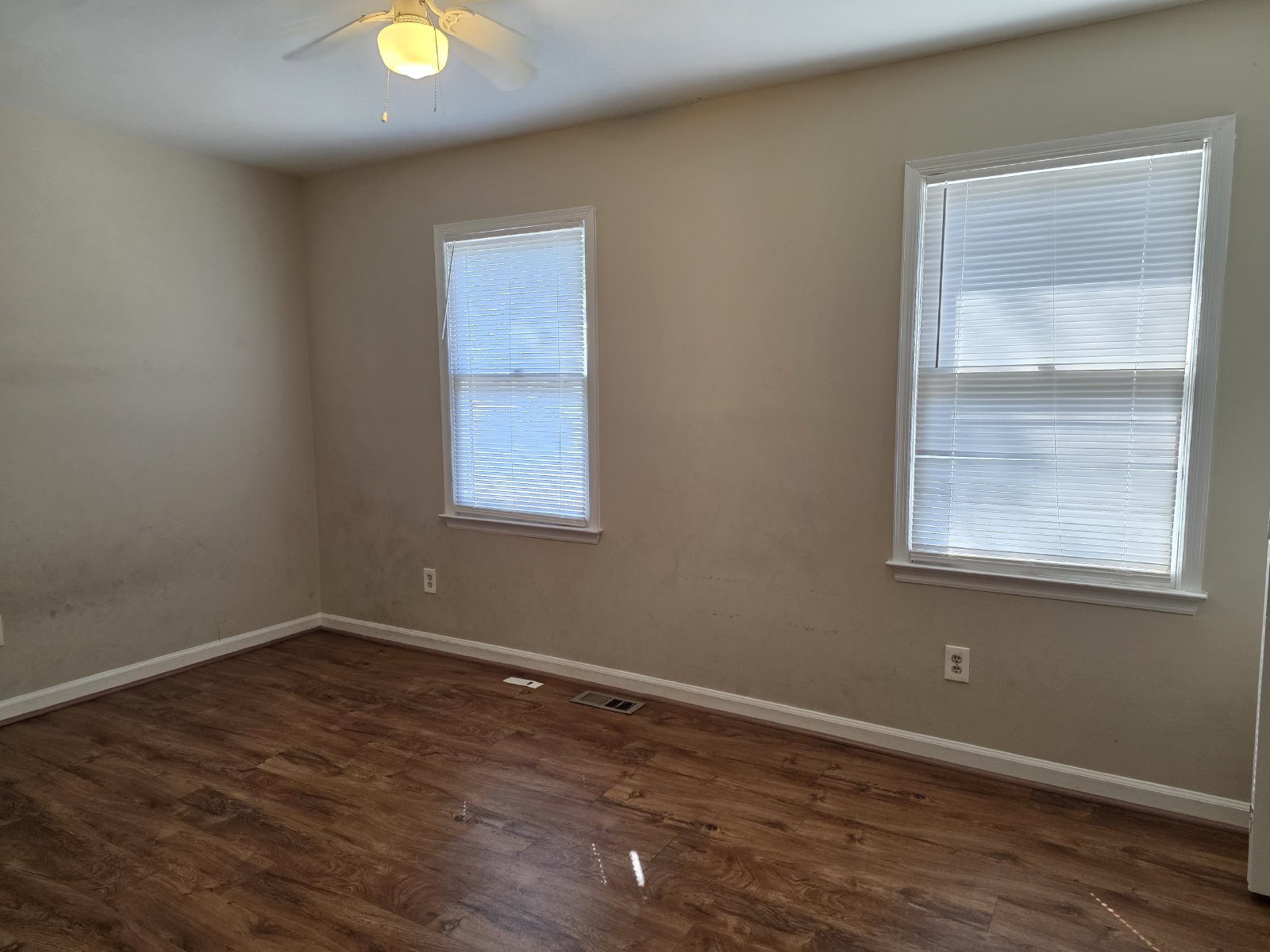 Don't miss out on this 2 bed 2.5 bath condo located in Marietta property image