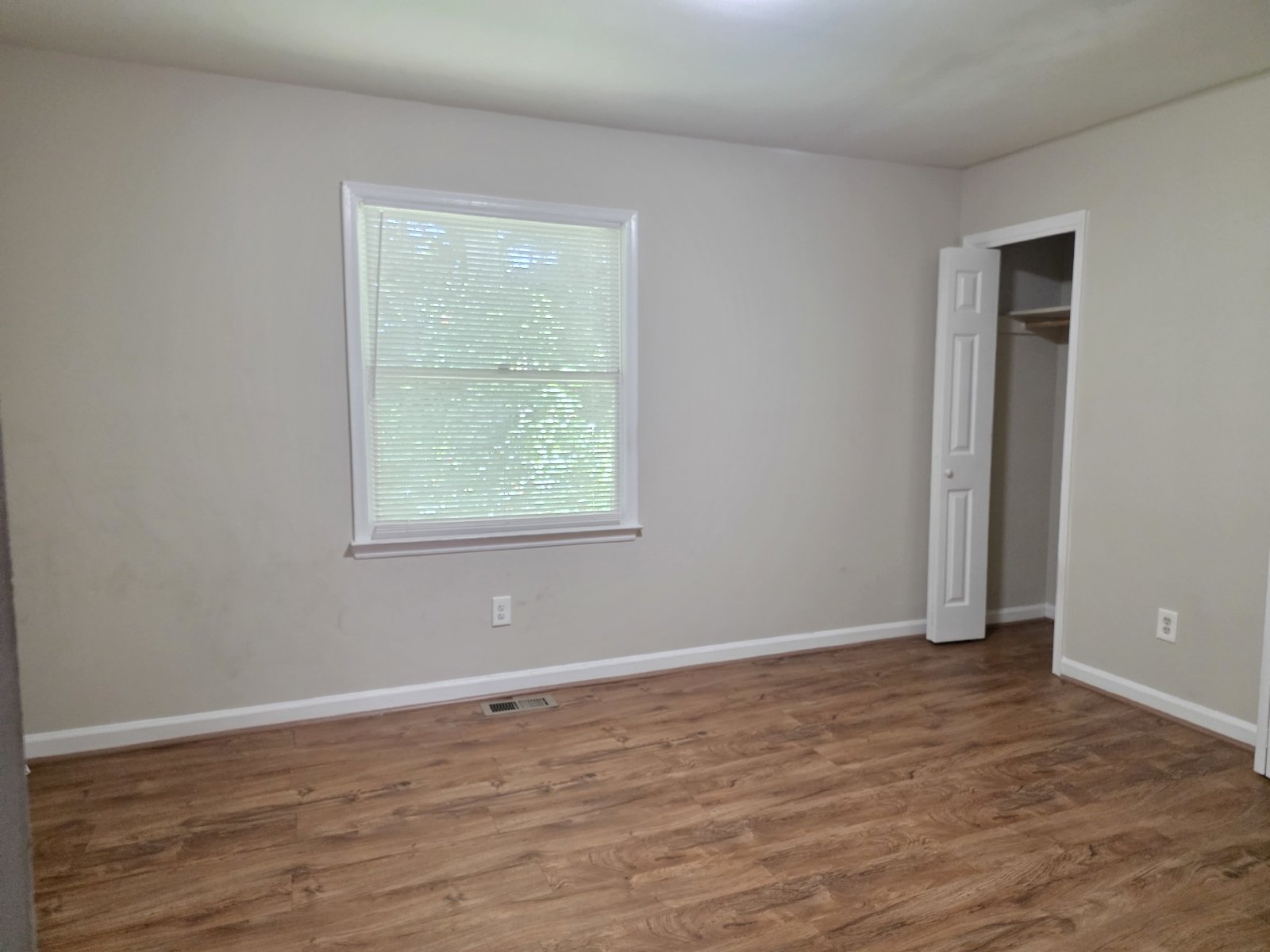 Don't miss out on this 2 bed 2.5 bath condo located in Marietta property image