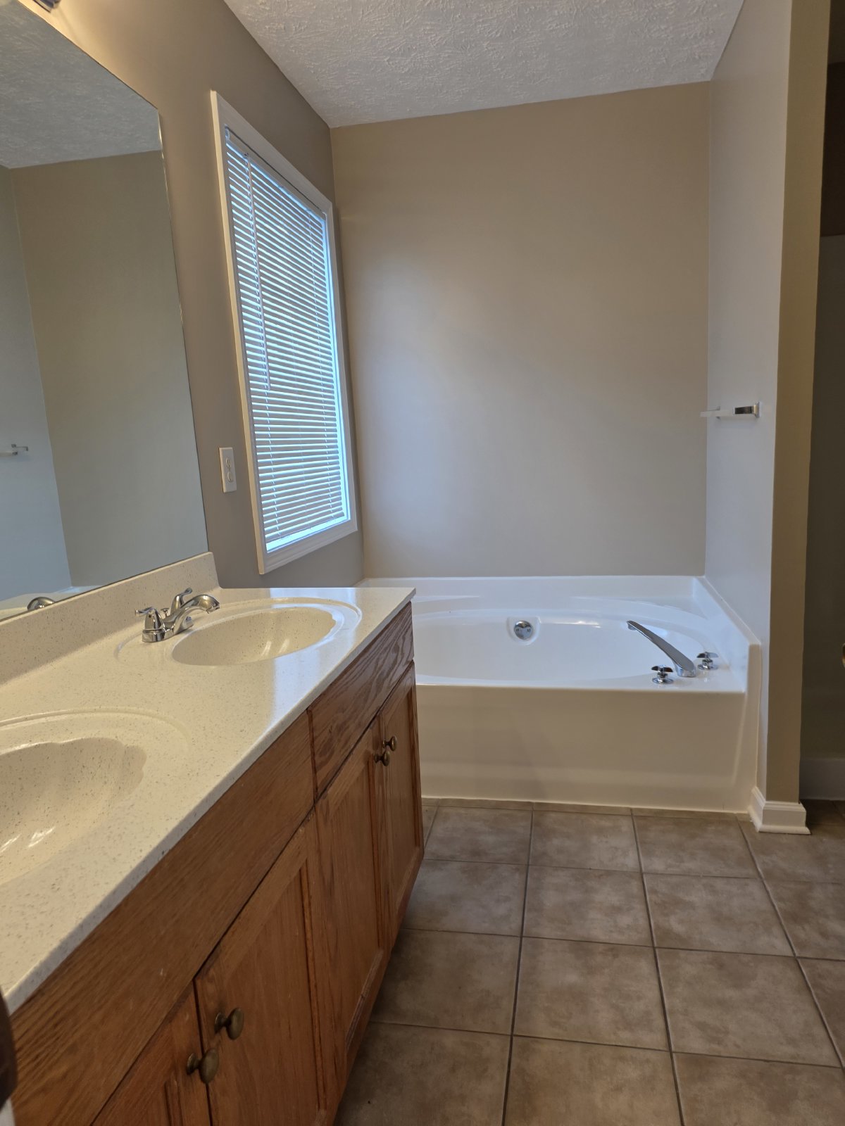 Updated 4 bed 2.5 bath home located in Hiram property image