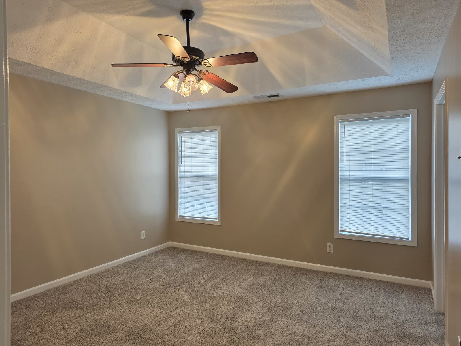 Updated 4 bed 2.5 bath home located in Hiram property image