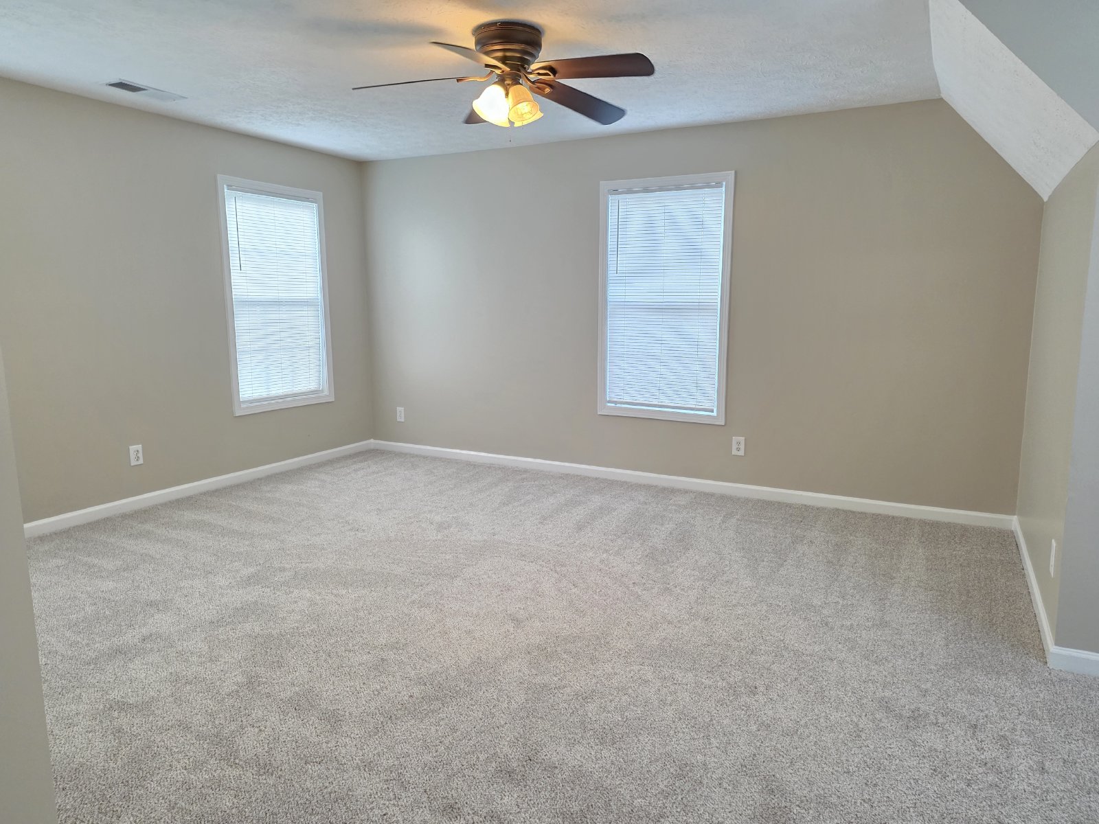Updated 4 bed 2.5 bath home located in Hiram property image