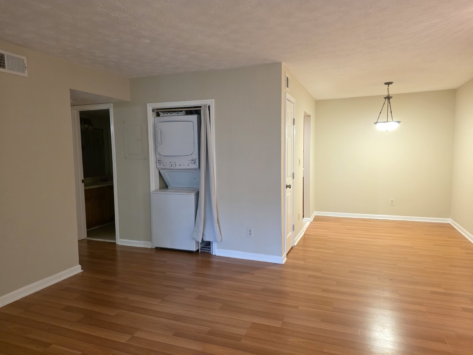 Rare 2 bed 1 bath condo available in Vinings View property image