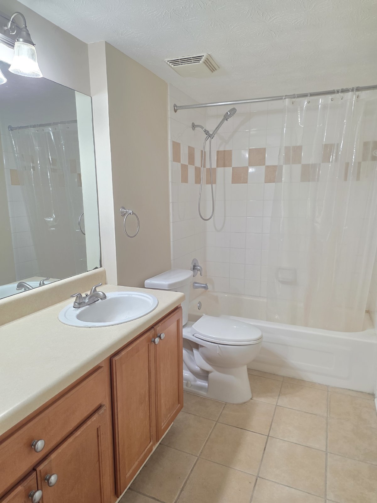 Rare 2 bed 1 bath condo available in Vinings View property image